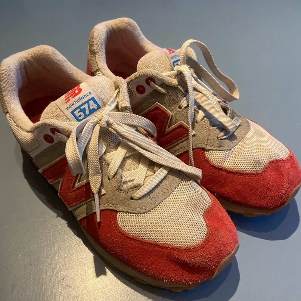 Men’s size 6 New Balance red/white sneakers